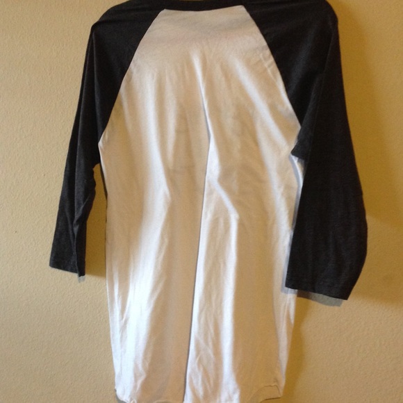 Tops - Picture 2 of 3